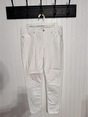 Crown & Ivy Women's Size 8 White Skinny Stretch Denim Jeans